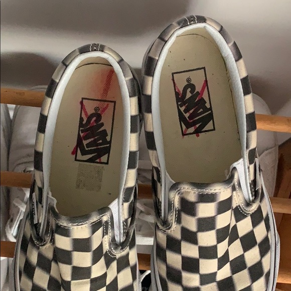 vans checkerboard blur slip-ons - Picture 3 of 5